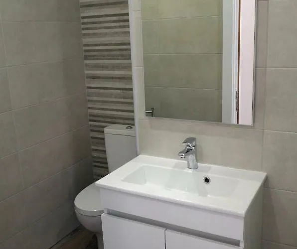 דירה Lisbon 8 קוסטה דה קפאריקה